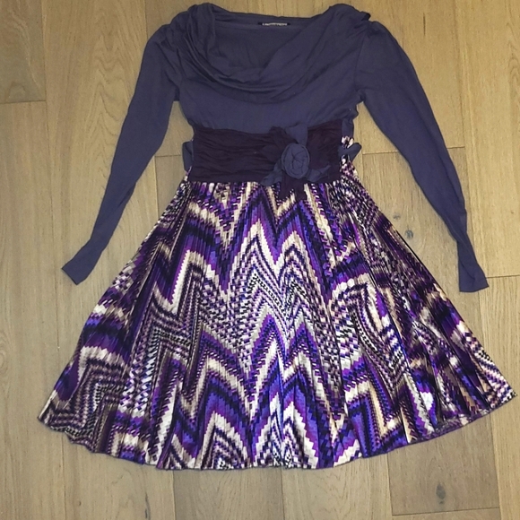 RINASCIMENTO , Lilac  Dress with shevron satin pleated skirt , S - Picture 2 of 11